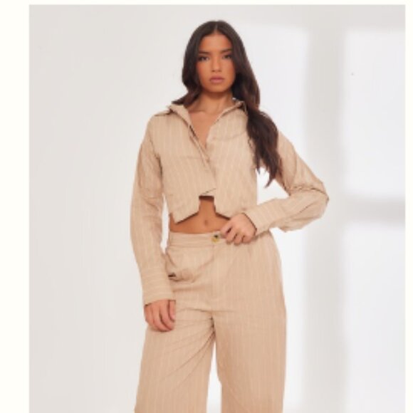 NWT PrettyLittleThing Stone Poplin Pinstripe Pocket Detail Cropped Shirt Size 6 - Picture 1 of 10